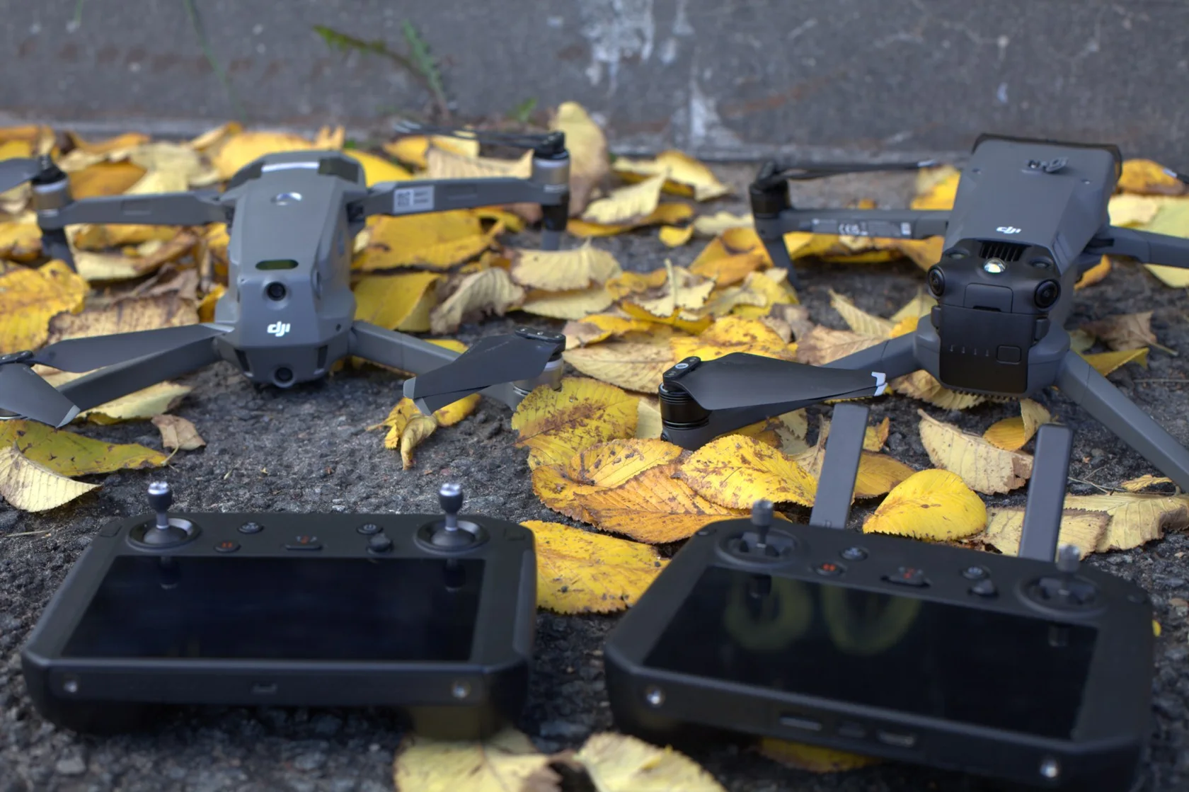 DJI droni un pultis